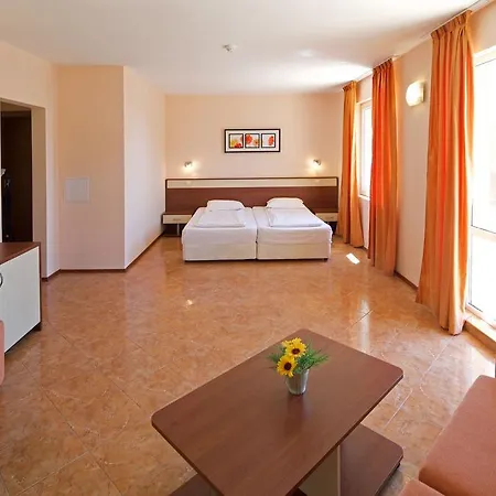 ホテル Sunny Flower Family 3*