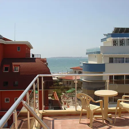 ホテル Sunny Flower Family 3*