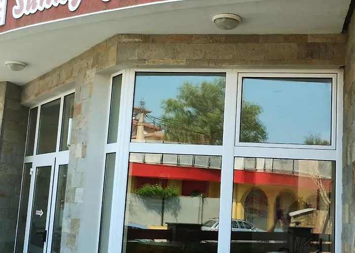 Sunny Flower Family 酒店