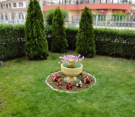 Sunny Flower Family Hotell Slăntjev Brjag
