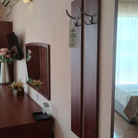 Sunny Flower Family Hotel 3*