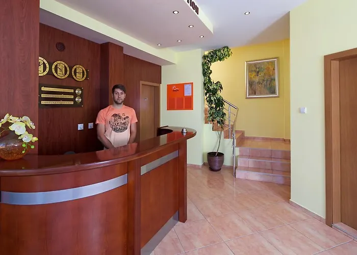 Sunny Flower Family Hotel